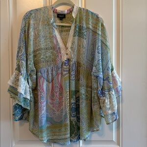 C&C California Multicolor Paisley Top with Lace Accents Sz S